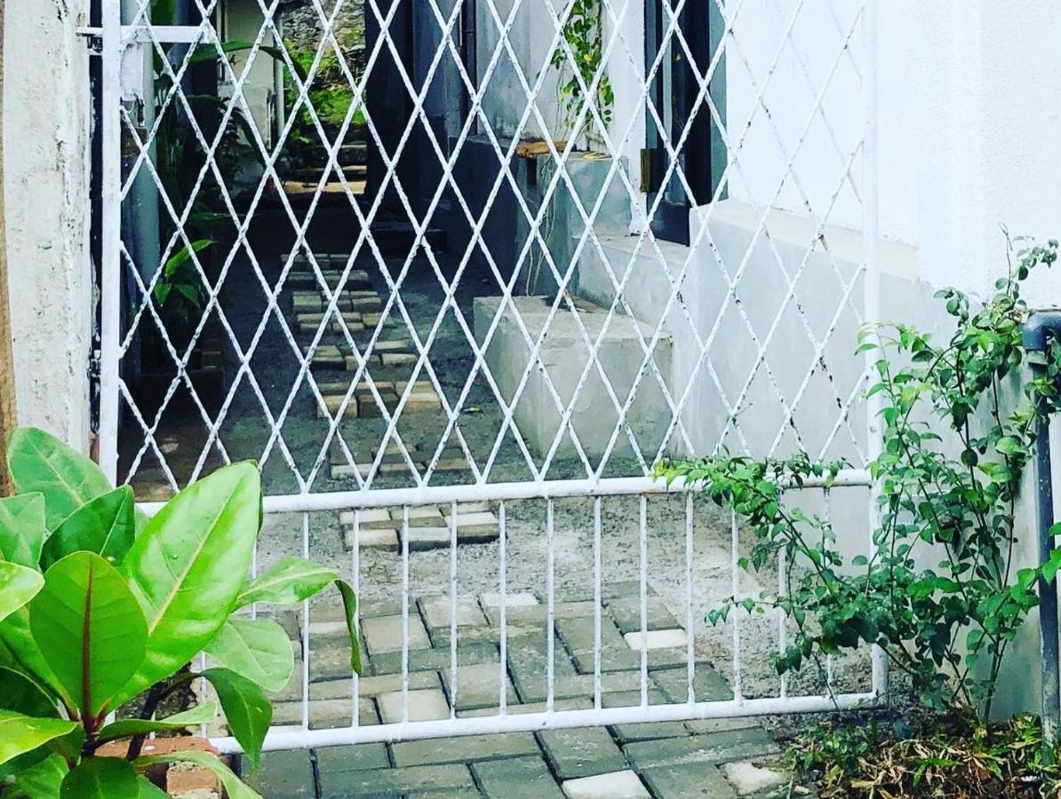 Haus 35 Bed & Breakfast Weligama Bagian luar foto