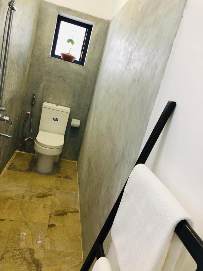 Haus 35 Bed & Breakfast Weligama Bagian luar foto