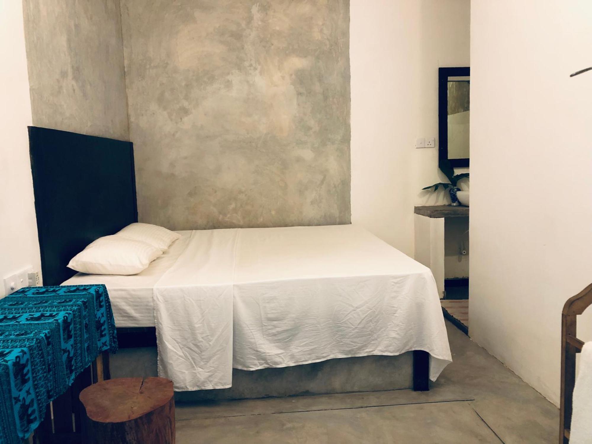 Haus 35 Bed & Breakfast Weligama Bagian luar foto